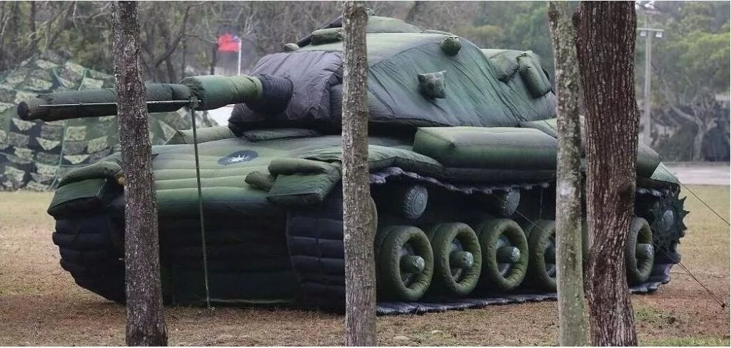 卢龙军用充气坦克